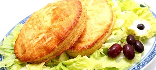 Лосось в слоеном тесте