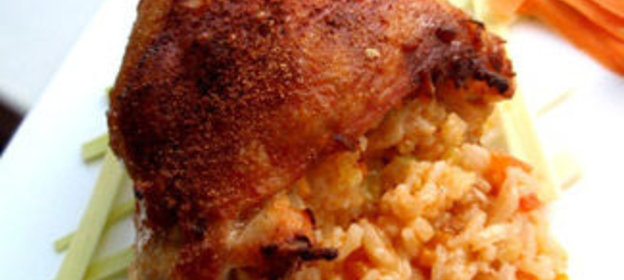 Куриные окорочка, фаршированные рисом с овощами