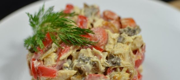 Салат с курицей и маринованными грибами