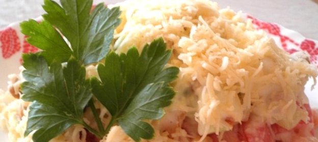 Простой салат с куриным филе