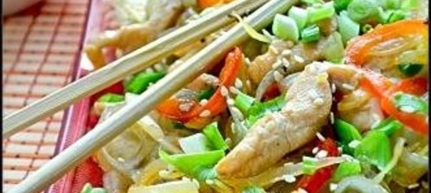 Чап чойБобовая лапша с овощами и курицей