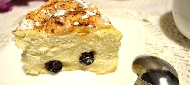 Творожная запеканка с яблоком и корицей