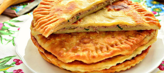 Лепешки с мясной начинкой и зеленью
