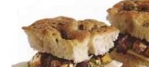 Мясо, тушенное с грибами и овощами