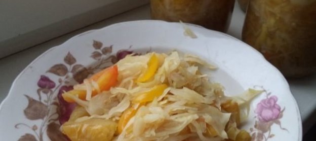 Салат из зеленых помидоров с капустой