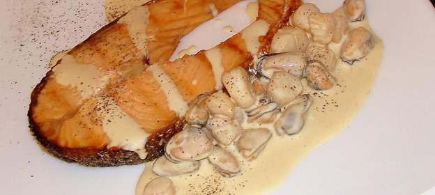 лосось с соусом