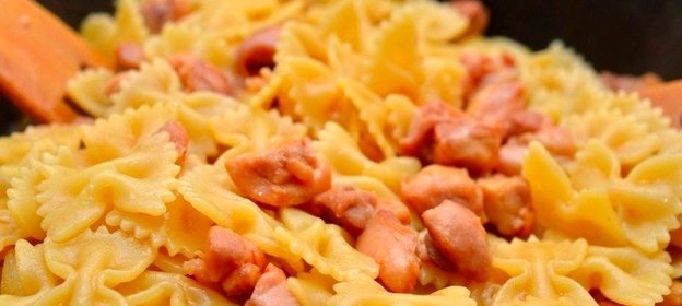 Курица с макаронами и мёдом