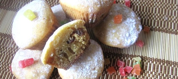 кексы с цукатами и изюмом