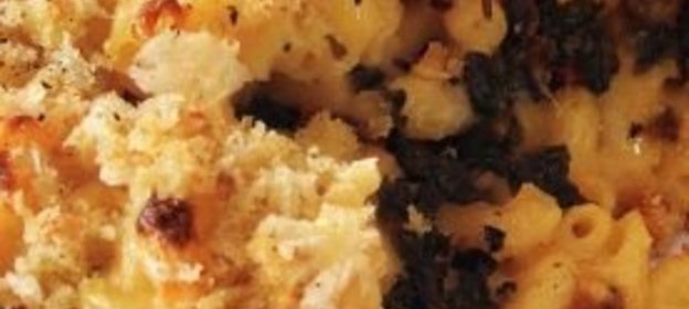 Запеканка из макарон и шпината с сырным соусом