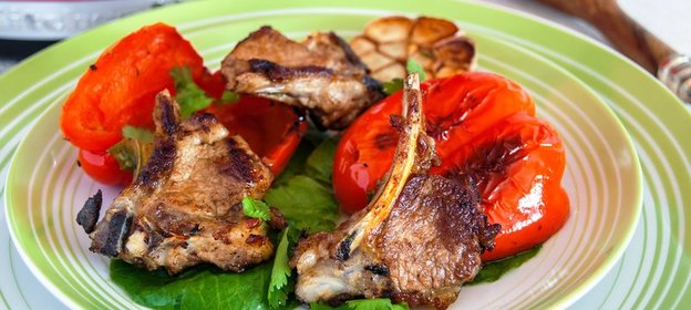 Корейка из ягненка со сладким перцем в мультиварке KitchenAid