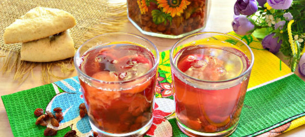 Салат из моркови с клюквой и капустой