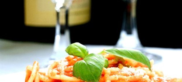 Паста с острым томатным соусом