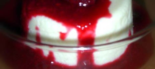 панна котта с малиной