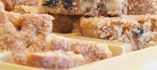 Быстрое печенье с черносливом и грецкими орехами