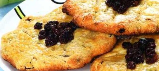Печенье с изюмом или курагой