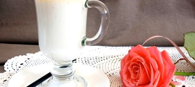 Горячий белый шоколад