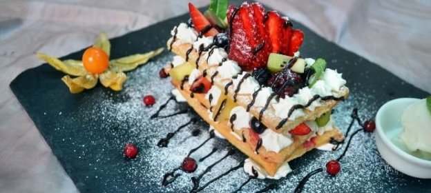 Запеканка с помидорами и оливками