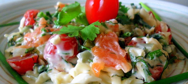 Салат с красной рыбой