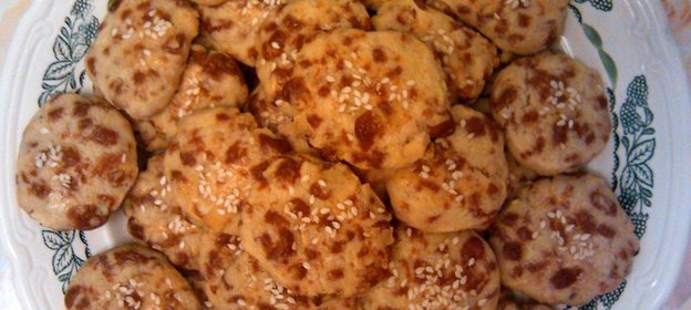 Сырное печенье с кунжутом