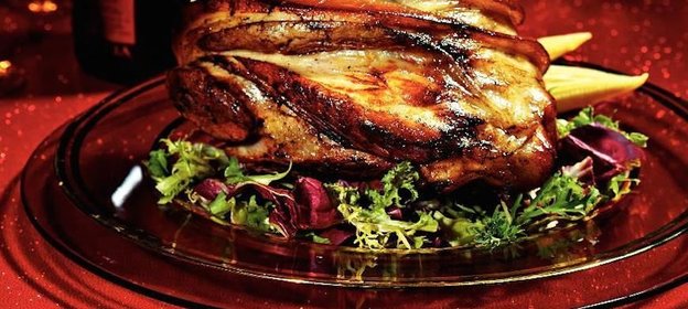 Буженина на коже, приготовленная в коле