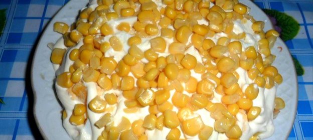 Слоеный салат с маринованным луком