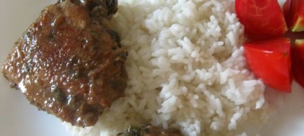 Салат зеленый с горчичным соусом