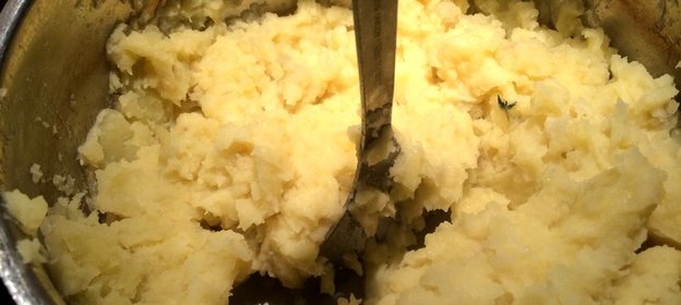 Картофельная запеканка с чеддером с итальянскими нотками