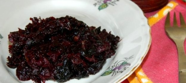 Свекла тушеная с черносливом