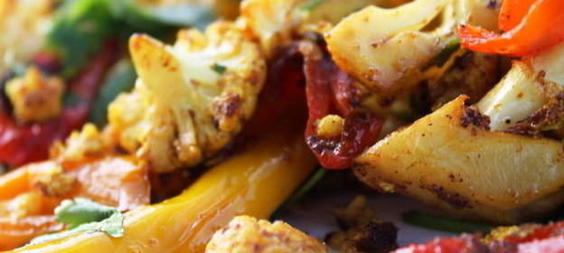 Салат из цветной капусты и печеного перца