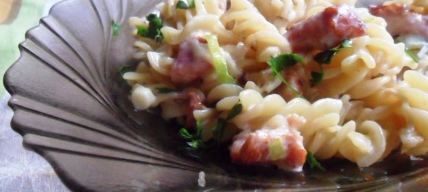 Паста с копчёным куриным мясом