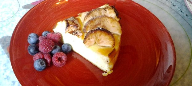 Творожная запеканка с манкой и яблоками