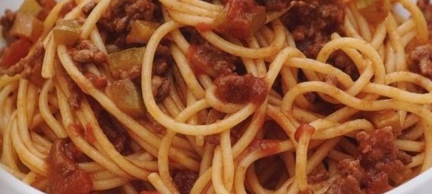 Спагетти с мясным соусом
