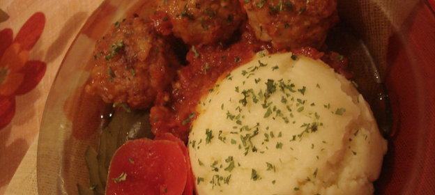 ароматные тефтели в густом винно-томатном соусе /вариант/