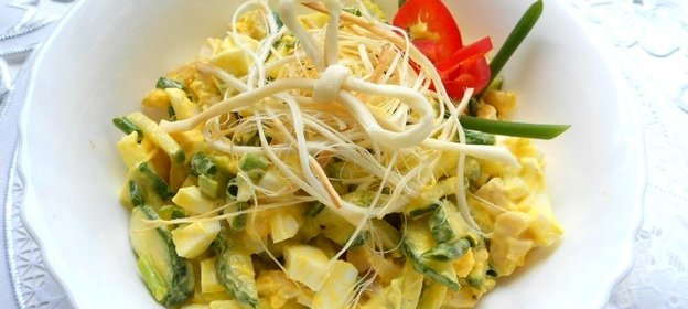 Cалат с сулугуни и курицей