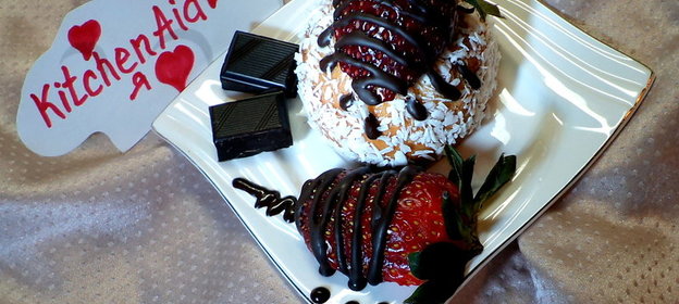 Маффины йогуртово- ванильные с кокосом, клубникой и шоколадом!