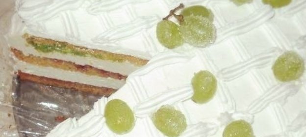 Салат с сыром и фруктами