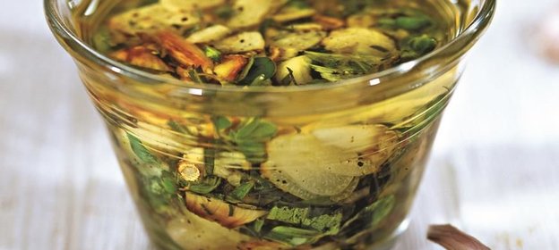 Дип из печеного чеснока