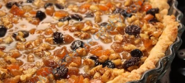 Красивый шоколадный торт с ириской