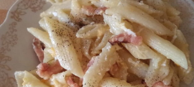 Паста под соусом карбонара