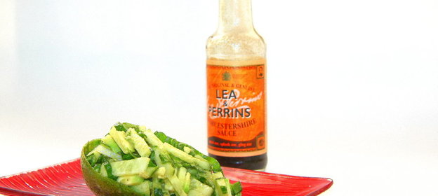 Зеленый салат с соусом «Ворчестер»