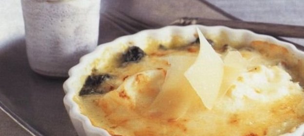 Жареные пирожки с шоколадной подливкой