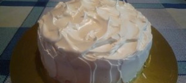 Шоколадно-миндальный бисквит с итальянской меренгой Снежная гора