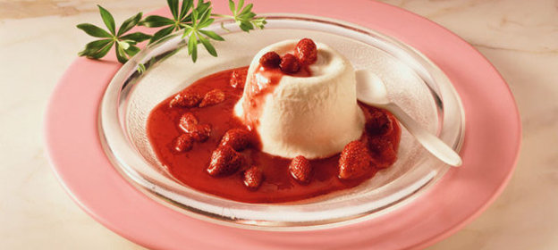 Паннакотта с ягодным соусом