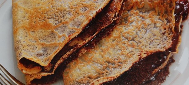 Крепы (блины) с шоколадом и малиной