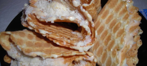 Вафельный десерт Рафаэло