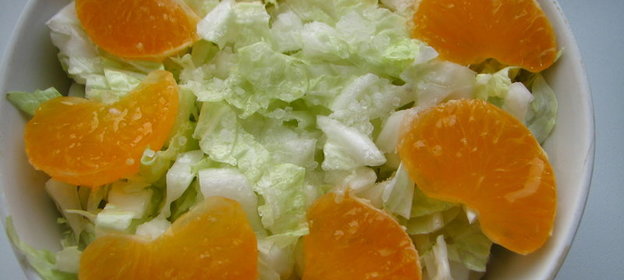 Салат из пекинской капусты с мандаринами