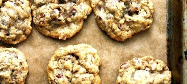 Овсяное печенье с орехами и шоколадом