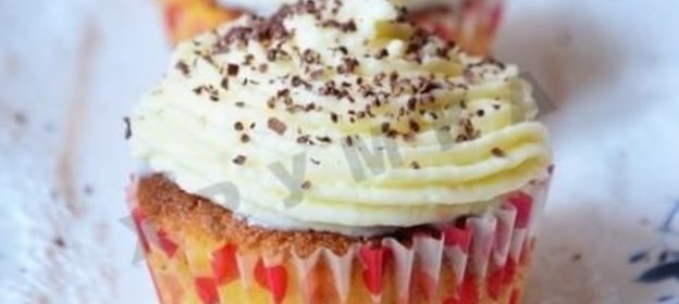 Капкейки с белым шоколадом и фисташками