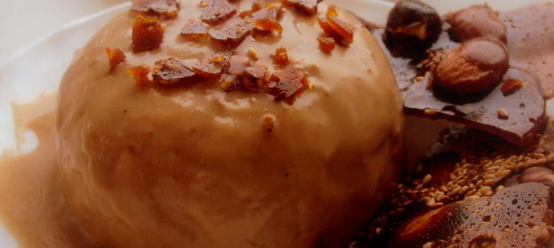 Панна котта с вареной сгущенкой и нугатином / Дуэль