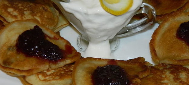 Кекс с финиками и грецкими орехами